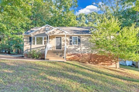 Photo of 202 Fox Creek Drive, Goode, VA 24556 (MLS # 362653)