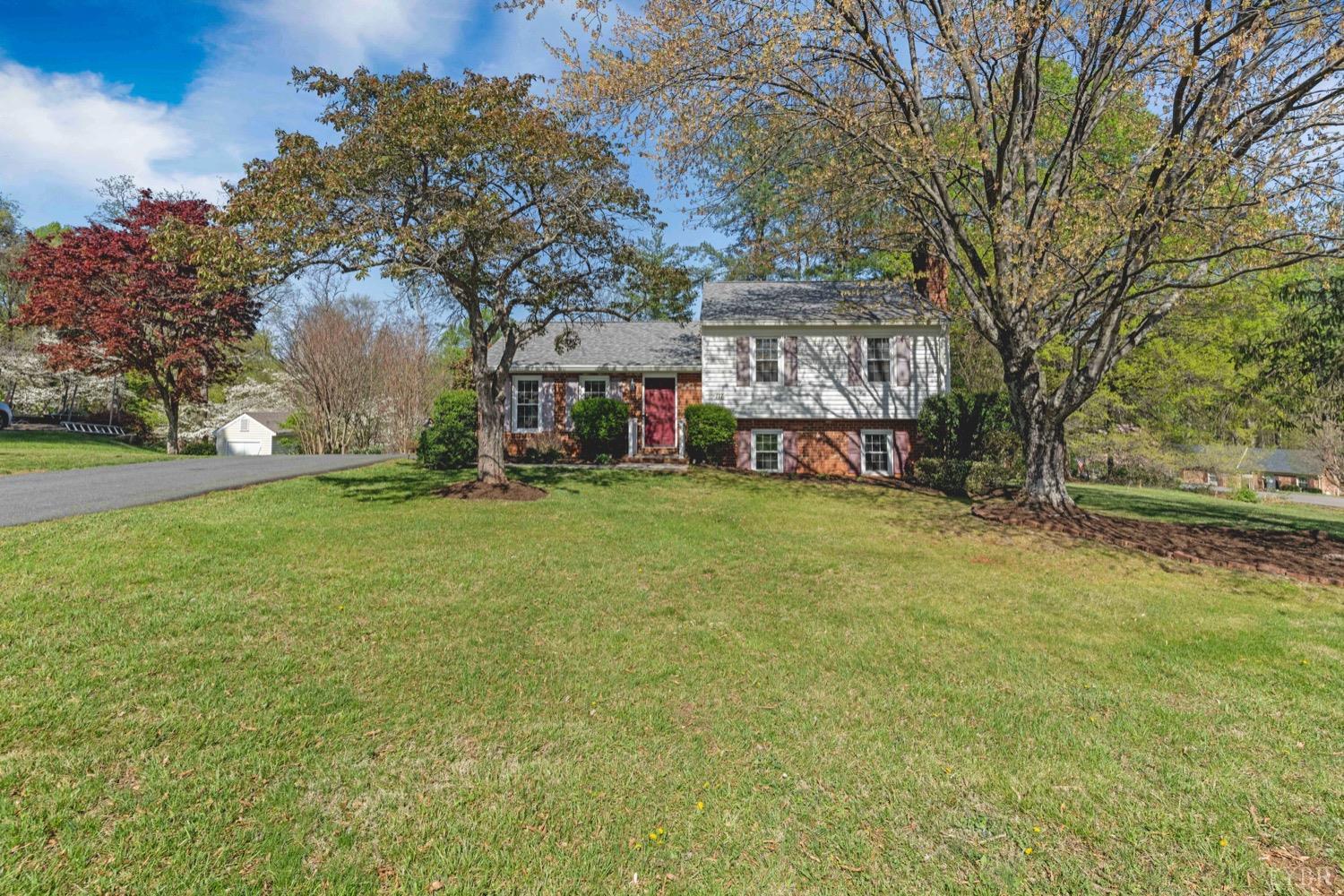 117 Stonehouse Drive, Lynchburg, Virginia image 2