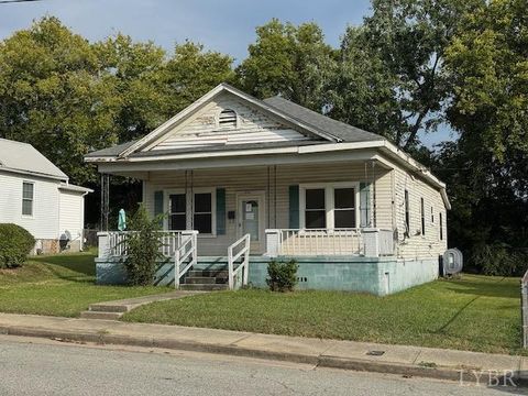 Photo of 315 Edmunds Street, South Boston, VA 24592 (MLS # 362457) Photo of 315 Edmunds Street, South Boston, VA 24592 (MLS # 362457)