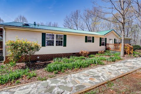 Tiny photo for 384 McNeish Lane, Gladstone, VA 24553 (MLS # 365425)