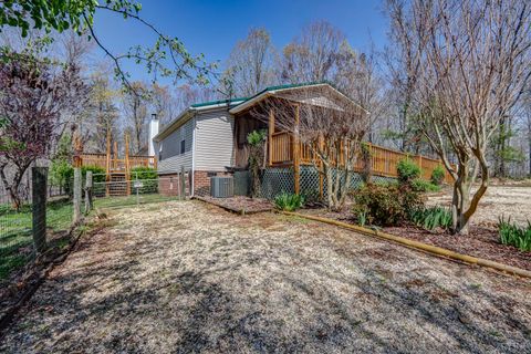 Tiny photo for 384 McNeish Lane, Gladstone, VA 24553 (MLS # 365425)