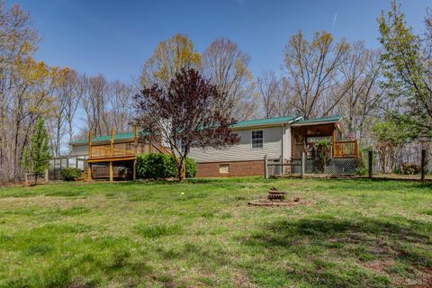 Tiny photo for 384 McNeish Lane, Gladstone, VA 24553 (MLS # 365425)