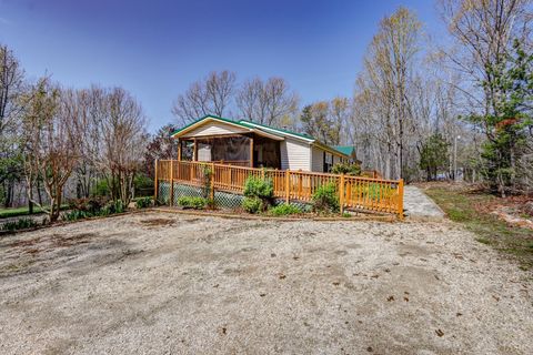 Tiny photo for 384 McNeish Lane, Gladstone, VA 24553 (MLS # 365425)