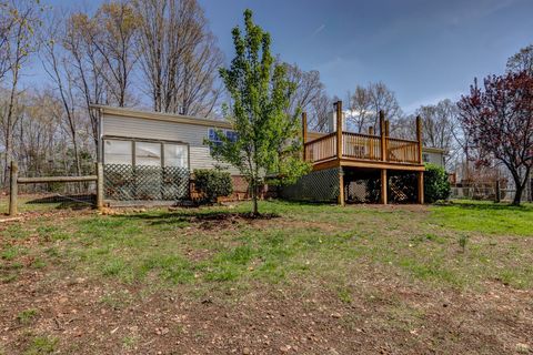 Tiny photo for 384 McNeish Lane, Gladstone, VA 24553 (MLS # 365425)