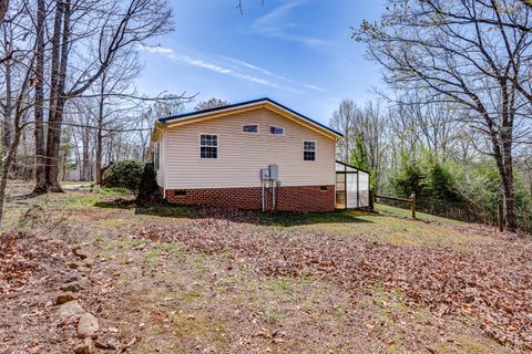 Tiny photo for 384 McNeish Lane, Gladstone, VA 24553 (MLS # 365425)