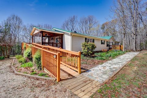 Tiny photo for 384 McNeish Lane, Gladstone, VA 24553 (MLS # 365425)
