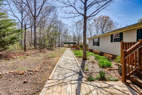 Tiny photo for 384 McNeish Lane, Gladstone, VA 24553 (MLS # 365425)