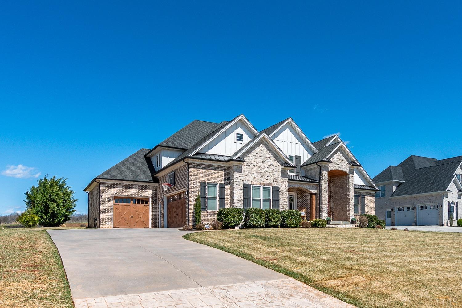 1452 Lake Manor Drive, Forest, Virginia image 4