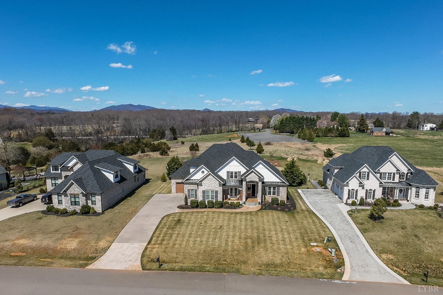 1452 Lake Manor Drive, Forest, Virginia image 2