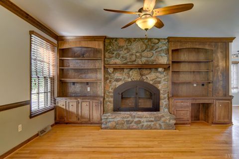 Tiny photo for 2120 Wiggington Road, Lynchburg, VA 24502 (MLS # 364104)