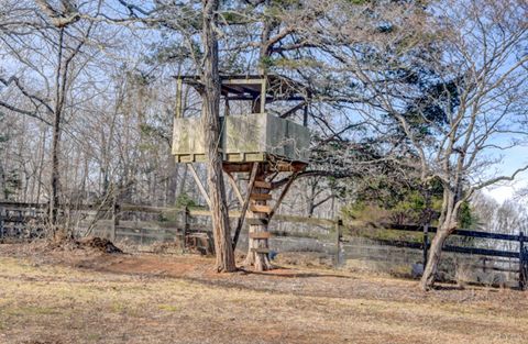 Tiny photo for 2120 Wiggington Road, Lynchburg, VA 24502 (MLS # 364104)