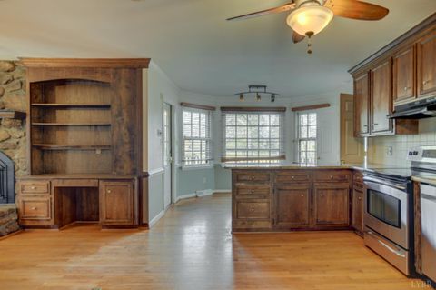 Tiny photo for 2120 Wiggington Road, Lynchburg, VA 24502 (MLS # 364104)