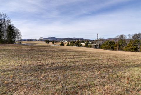 Tiny photo for 2120 Wiggington Road, Lynchburg, VA 24502 (MLS # 364104)