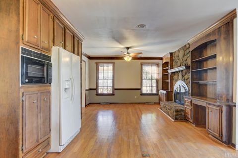 Tiny photo for 2120 Wiggington Road, Lynchburg, VA 24502 (MLS # 364104)