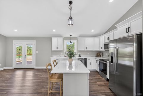 Tiny photo for 140 Stoney Creek, Madison Heights, VA 24572 (MLS # 365801)