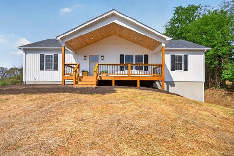 Tiny photo for 140 Stoney Creek, Madison Heights, VA 24572 (MLS # 365801)