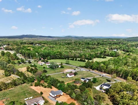 Tiny photo for 140 Stoney Creek, Madison Heights, VA 24572 (MLS # 365801)