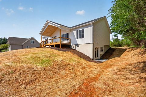 Tiny photo for 140 Stoney Creek, Madison Heights, VA 24572 (MLS # 365801)