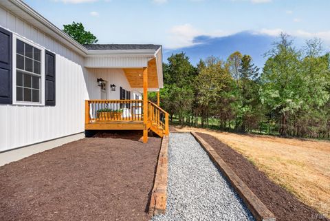 Tiny photo for 140 Stoney Creek, Madison Heights, VA 24572 (MLS # 365801)