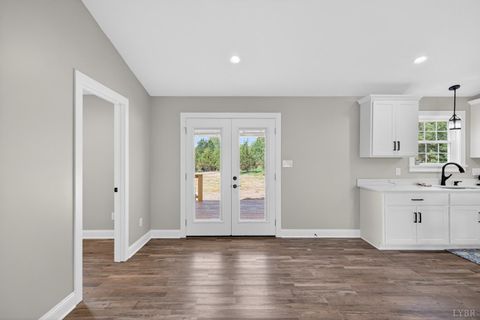 Tiny photo for 140 Stoney Creek, Madison Heights, VA 24572 (MLS # 365801)