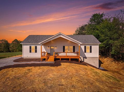 Tiny photo for 140 Stoney Creek, Madison Heights, VA 24572 (MLS # 365801)