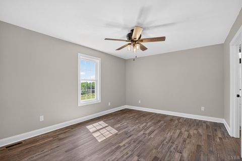 Tiny photo for 140 Stoney Creek, Madison Heights, VA 24572 (MLS # 365801)