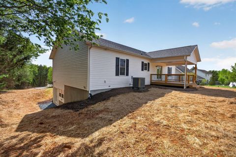 Tiny photo for 140 Stoney Creek, Madison Heights, VA 24572 (MLS # 365801)