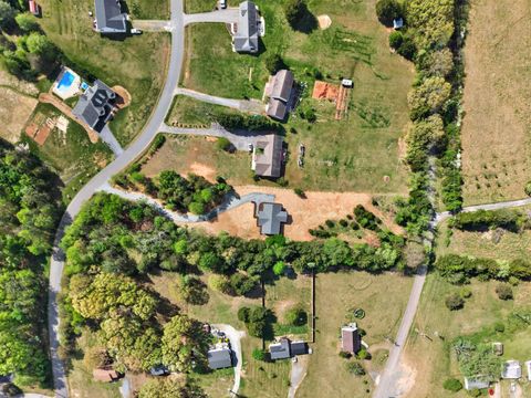 Tiny photo for 140 Stoney Creek, Madison Heights, VA 24572 (MLS # 365801)