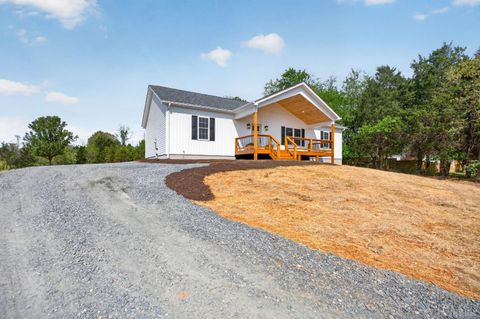 Tiny photo for 140 Stoney Creek, Madison Heights, VA 24572 (MLS # 365801)