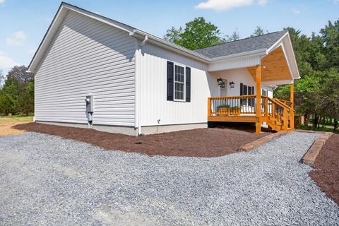 Tiny photo for 140 Stoney Creek, Madison Heights, VA 24572 (MLS # 365801)