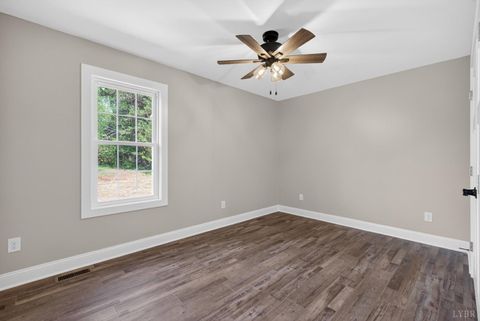 Tiny photo for 140 Stoney Creek, Madison Heights, VA 24572 (MLS # 365801)