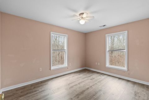 Tiny photo for 1132 James view Drive, Lynchburg, VA 24503 (MLS # 364857)