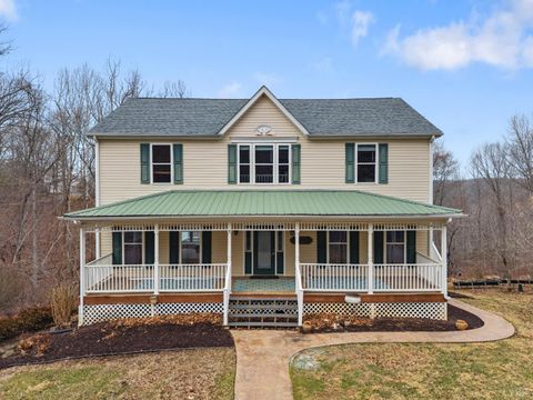 Photo of 1132 James view Drive, Lynchburg, VA 24503 (MLS # 364857)