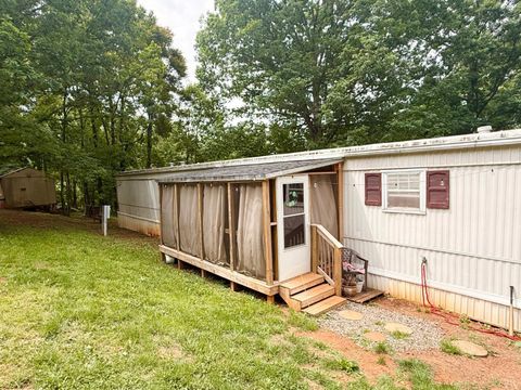 Photo of 1048 Big Sky Dr DR, Moneta, VA 24121 (MLS # 366494)