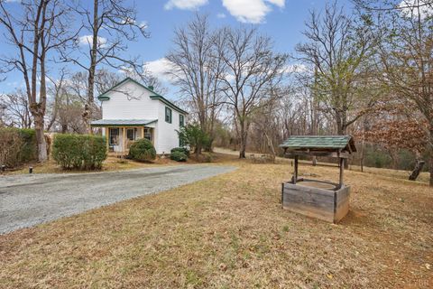 Tiny photo for 26 Braddock Lane, Shipman, VA 22971 (MLS # 363933)