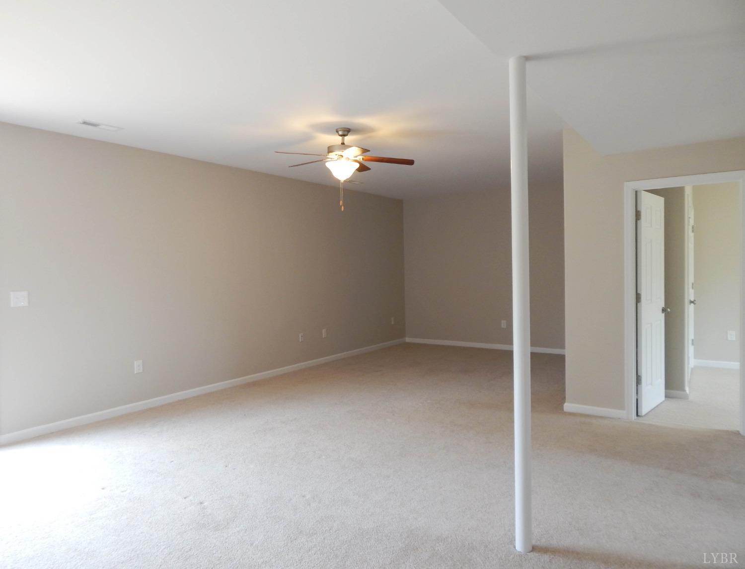 252 Oak Spring Lane, Madison Heights, Virginia image 2