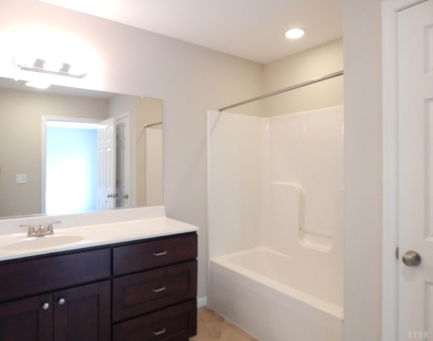 252 Oak Spring Lane, Madison Heights, Virginia image 6