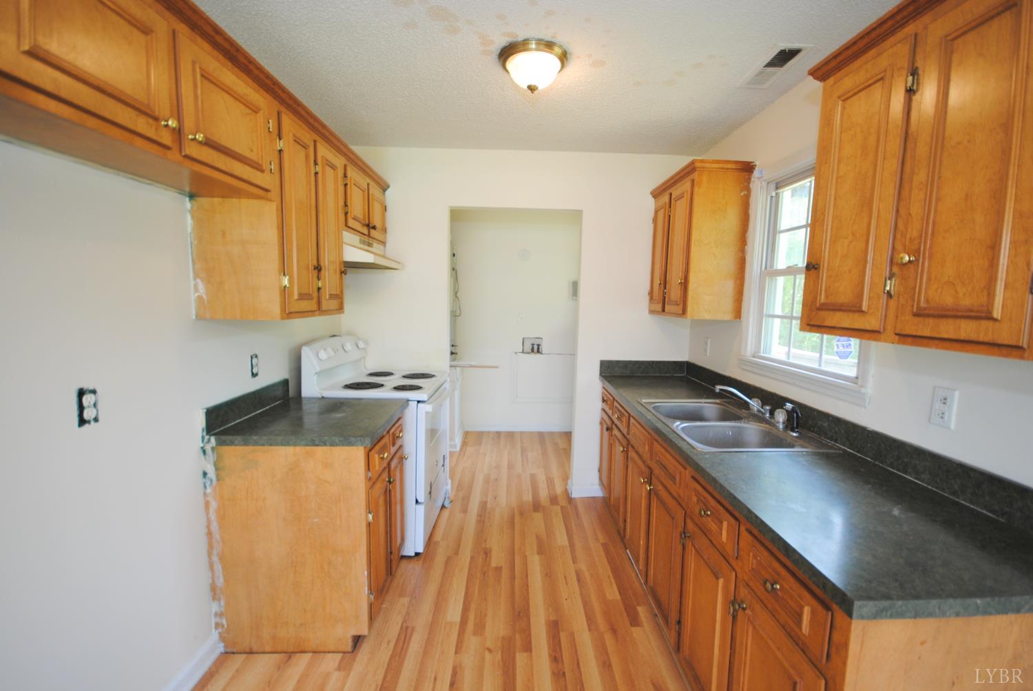 1114 Golden Leaf Rd Rd, Nathalie, Virginia image 9