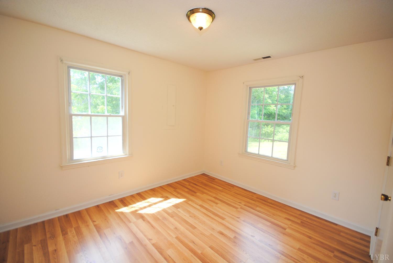 1114 Golden Leaf Rd Rd, Nathalie, Virginia image 20