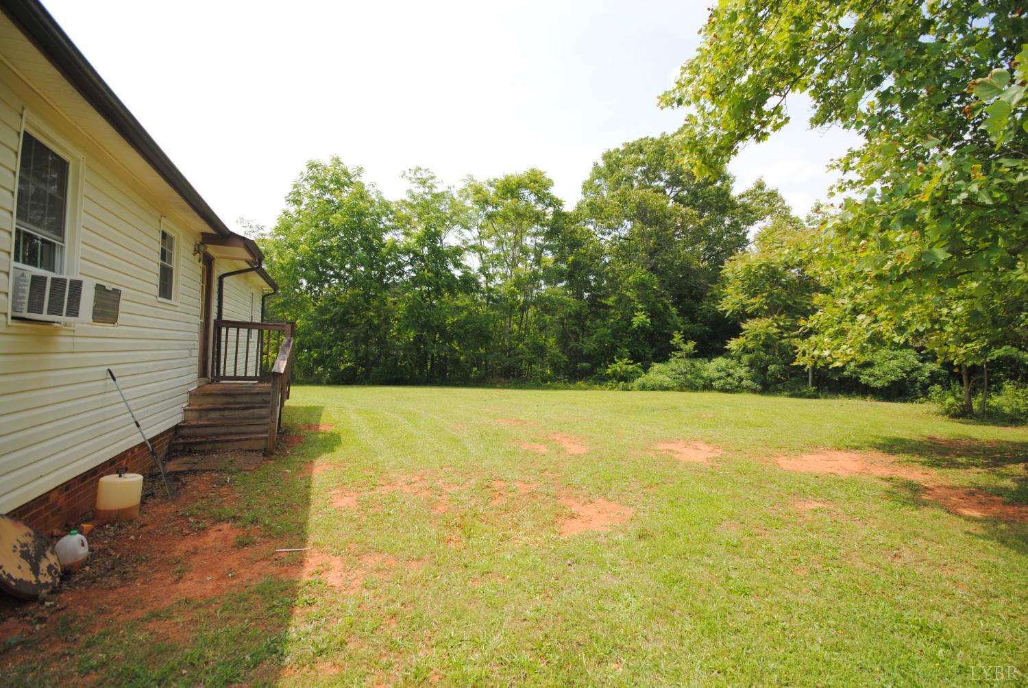1114 Golden Leaf Rd Rd, Nathalie, Virginia image 4