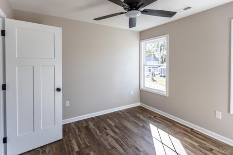 Tiny photo for 413 North Avenue, Appomattox, VA 24522 (MLS # 363111)