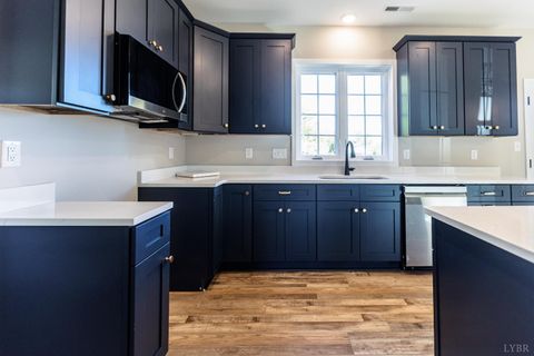 Tiny photo for 413 North Avenue, Appomattox, VA 24522 (MLS # 363111)