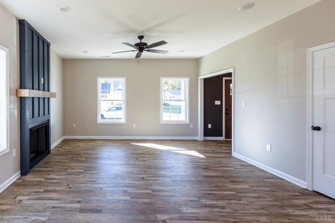 Tiny photo for 413 North Avenue, Appomattox, VA 24522 (MLS # 363111)