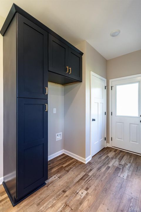 Tiny photo for 413 North Avenue, Appomattox, VA 24522 (MLS # 363111)