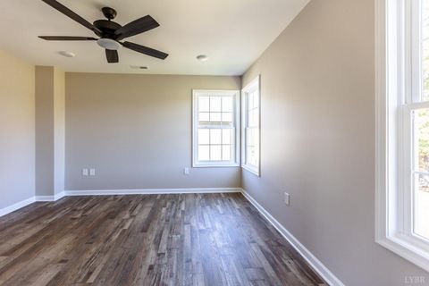 Tiny photo for 413 North Avenue, Appomattox, VA 24522 (MLS # 363111)