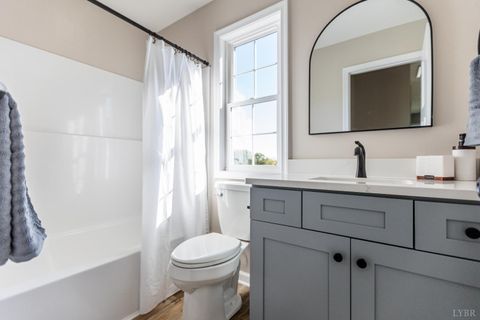 Tiny photo for 413 North Avenue, Appomattox, VA 24522 (MLS # 363111)