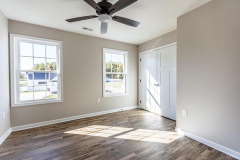 Tiny photo for 413 North Avenue, Appomattox, VA 24522 (MLS # 363111)