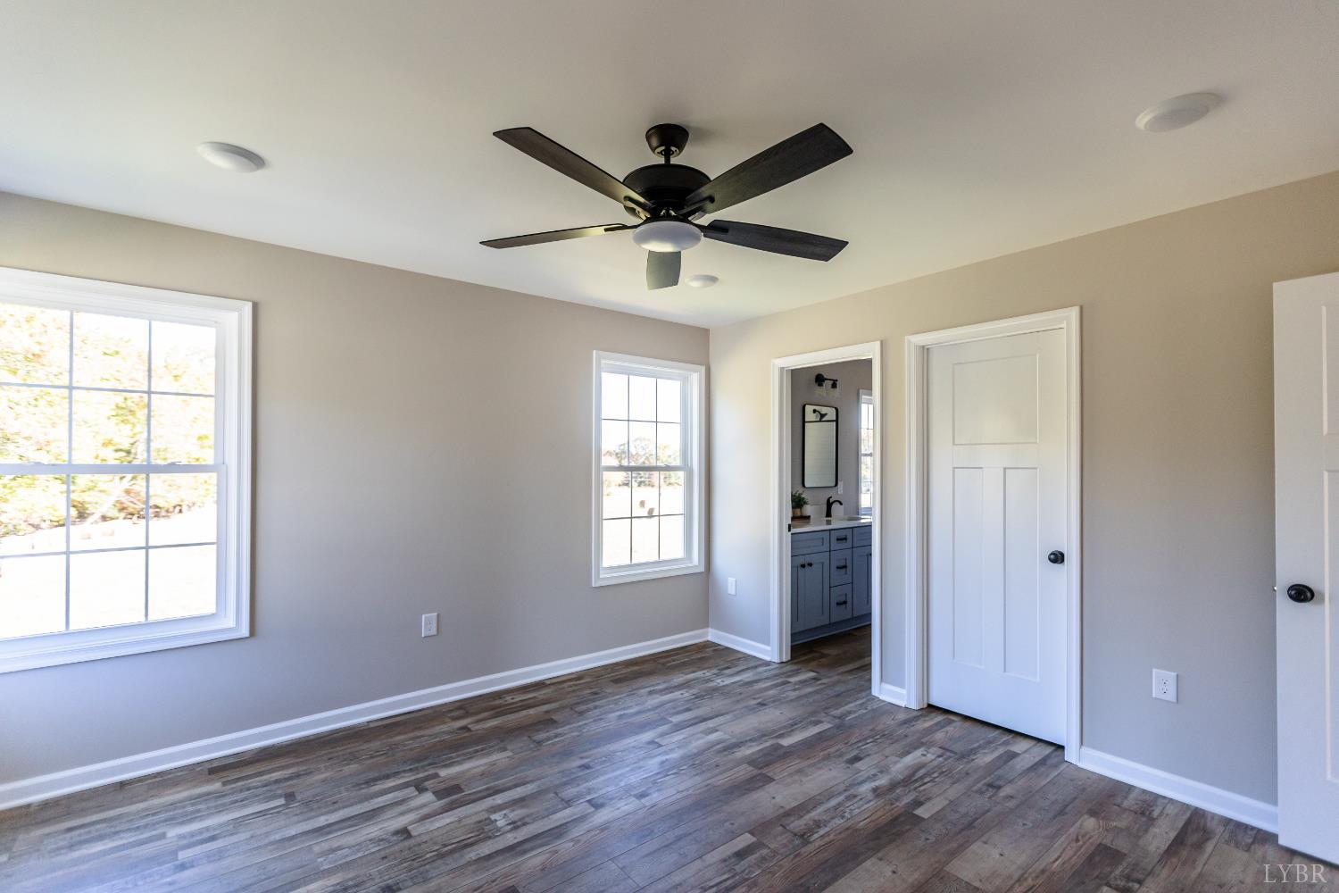 Appomattox, Virginia 24522, United States, 3 Bedrooms Bedrooms, ,3 BathroomsBathrooms,Residential,Active,244037