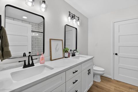 Tiny photo for 2146 Stonewall Road, Concord, VA 24538 (MLS # 366599)