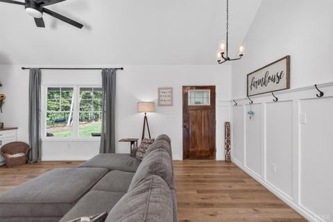 Tiny photo for 2146 Stonewall Road, Concord, VA 24538 (MLS # 366599)